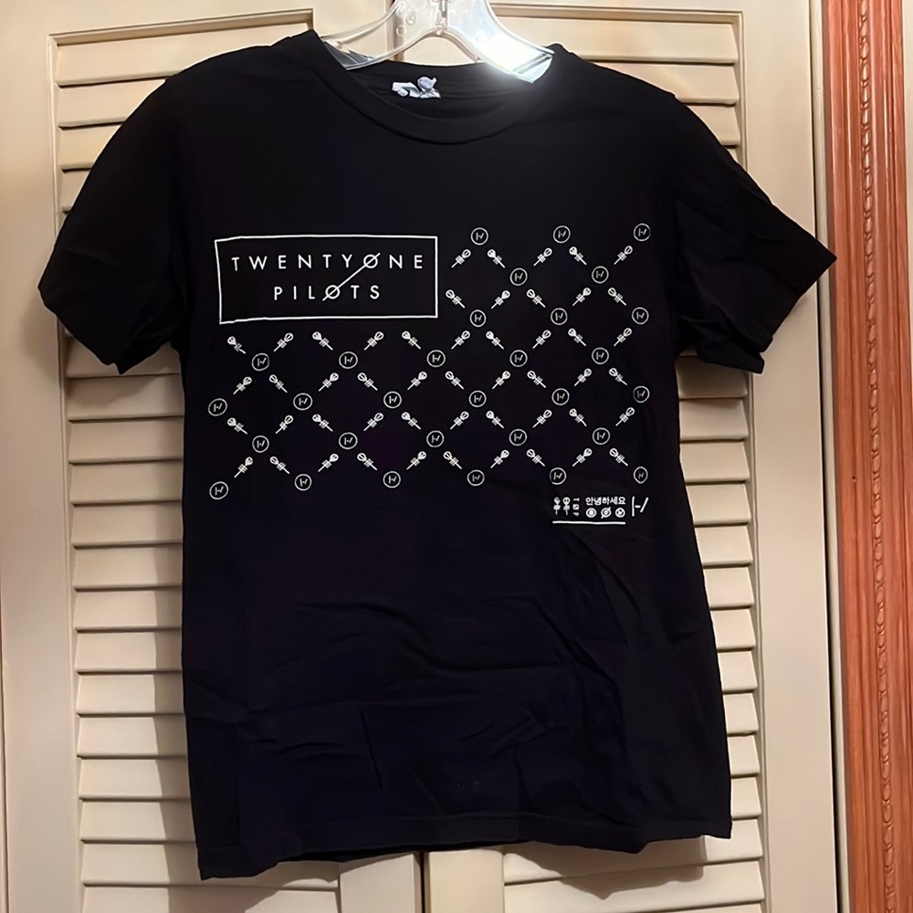 Size XS discontinued twenty one pilots Band Tee
